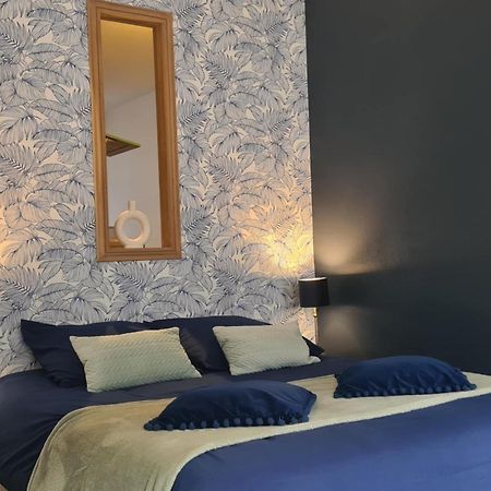 Studio 4 Personnes Aux Pieds Du Chateau De Blois Avec Experience De Dormir Sous Les Aurores Boreales エクステリア 写真