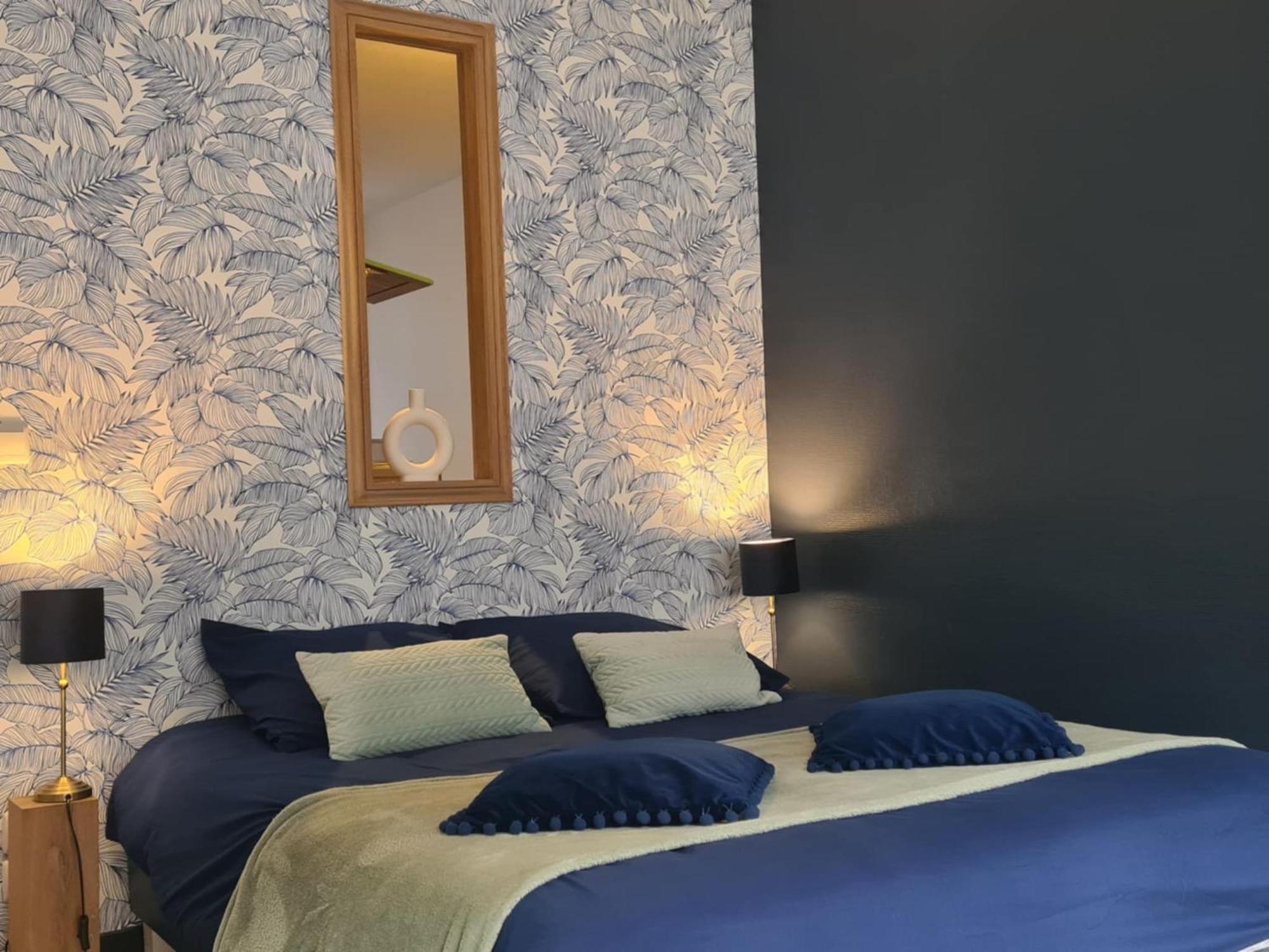 Studio 4 Personnes Aux Pieds Du Chateau De Blois Avec Experience De Dormir Sous Les Aurores Boreales エクステリア 写真